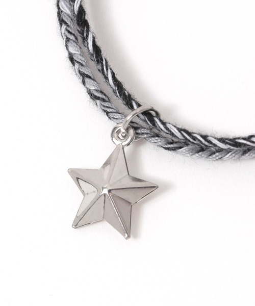 BAYFLOW(ベイフロー)の「ワンポイントミサンガ(ブレスレット・メンズ・レッド/ブラウン/ブラック/ブルー・FREE)」の5枚目の写真