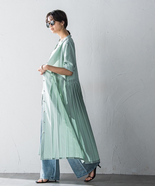 MAYSON GREY（メイソングレイ）の「5分袖サイドプリーツシャツワンピース≪手洗い可能≫（ワンピース・レディース・ベージュ/チャコールグレー/グリーン・M/S）」の5枚目の写真