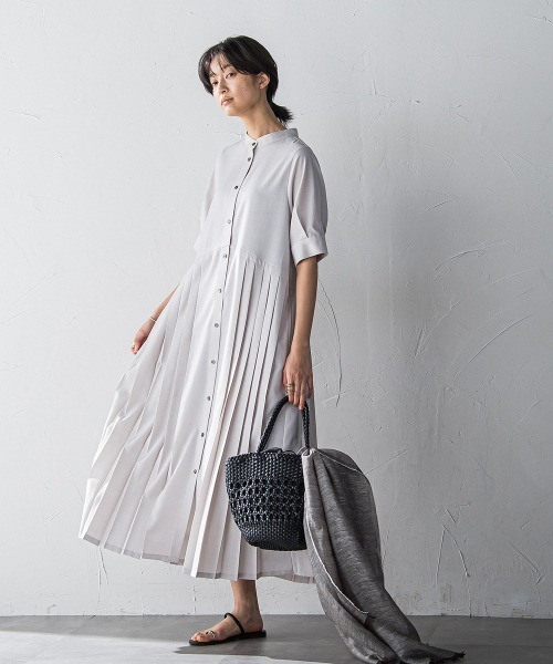 MAYSON GREY（メイソングレイ）の「5分袖サイドプリーツシャツワンピース≪手洗い可能≫（ワンピース・レディース・ベージュ/チャコールグレー/グリーン・M/S）」の11枚目の写真