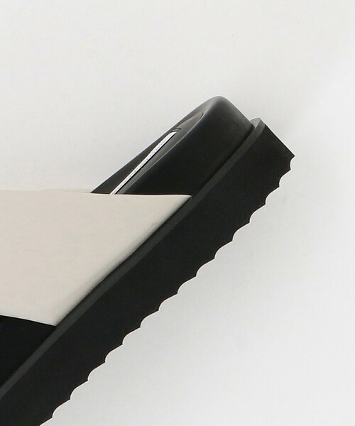 UNITED ARROWS（ユナイテッドアローズ）の「COMFY クロス サンダル（サンダル・レディース・オフホワイト/ブラック・36h/35h/37/36/35/38/37h）」の16枚目の写真