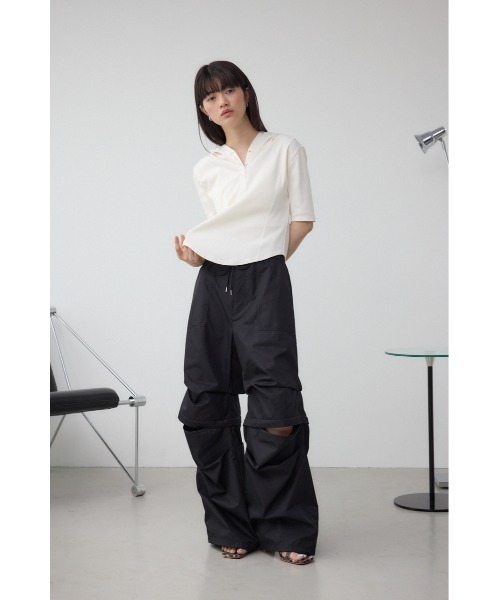AZUL by moussy（アズールバイマウジー）の「2WAYパラシュートパンツ（スラックス・レディース・チャコールグレー/ブラック・FREE）」の4枚目の写真