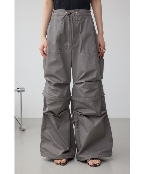 AZUL by moussy（アズールバイマウジー）の「2WAYパラシュートパンツ（スラックス・レディース・チャコールグレー/ブラック・FREE）」の20枚目の写真