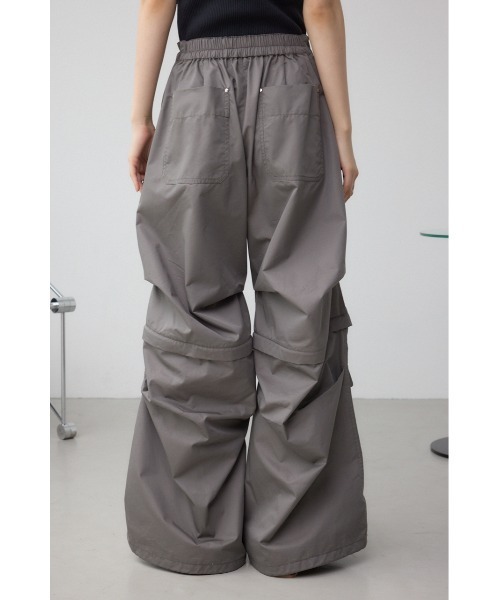 AZUL by moussy（アズールバイマウジー）の「2WAYパラシュートパンツ（スラックス・レディース・チャコールグレー/ブラック・FREE）」の22枚目の写真