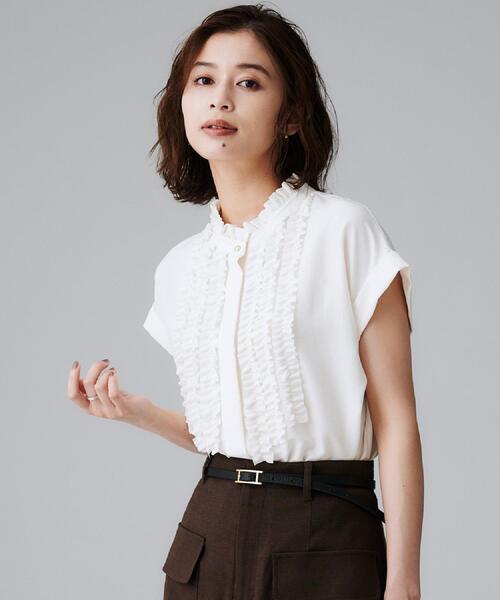 UNTITLED（アンタイトル）の「スタンドネックフリルブラウス【吸水速乾/UVケア】（シャツ/ブラウス・レディース・ベージュ/ライトグレー/ブラック/オフホワイト/サックスブルー/ダークグレー/ブラウン系その他・48/00/02/04/44）」の10枚目の写真