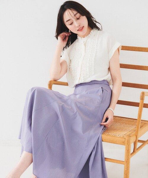 UNTITLED（アンタイトル）の「スタンドネックフリルブラウス【吸水速乾/UVケア】（シャツ/ブラウス・レディース・ベージュ/ライトグレー/ブラック/オフホワイト/サックスブルー/ダークグレー/ブラウン系その他・48/00/02/04/44）」の12枚目の写真