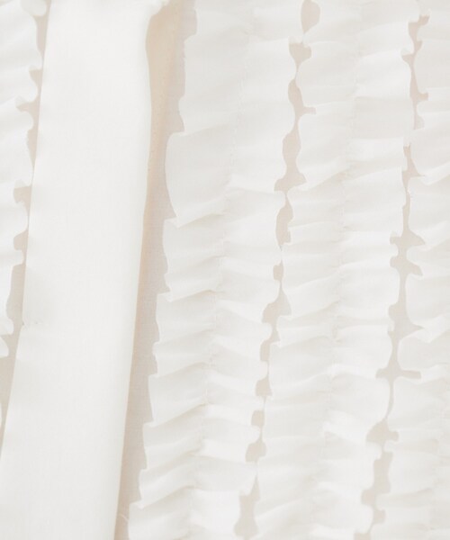 UNTITLED（アンタイトル）の「スタンドネックフリルブラウス【吸水速乾/UVケア】（シャツ/ブラウス・レディース・ベージュ/ライトグレー/ブラック/オフホワイト/サックスブルー/ダークグレー/ブラウン系その他・48/00/02/04/44）」の13枚目の写真