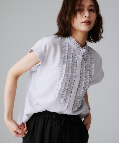 UNTITLED（アンタイトル）の「スタンドネックフリルブラウス【吸水速乾/UVケア】（シャツ/ブラウス・レディース・ベージュ/ライトグレー/ブラック/オフホワイト/サックスブルー/ダークグレー/ブラウン系その他・48/00/02/04/44）」の15枚目の写真