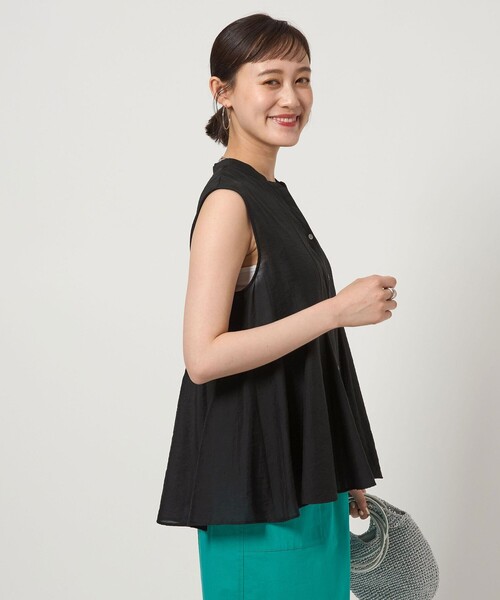 green label relaxing(グリーンレーベルリラクシング)の「フレア ノースリーブ ブラウス(シャツ/ブラウス・レディース・ブラック/ホワイト/レッド/ベージュ・FREE)」の14枚目の写真