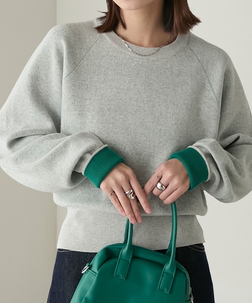 BONLECILL（ボンルシール）の「【マシンウォッシャブル】配色ボリュームスリーブスウェットライクニット（ニット/セーター・レディース・オートミール/ネイビー/アイボリー/ブラック/チャコールグレー/スミクロ/ベージュ/ネイビー系1/ブラウン/グリーン/レッド/グレー系その他・FREE/L/M）」の5枚目の写真