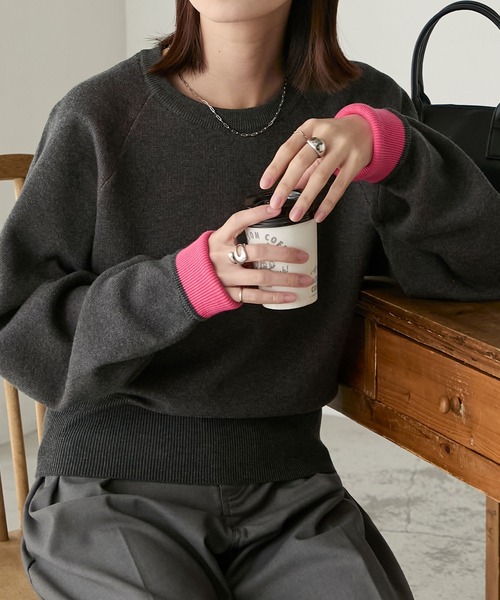 BONLECILL（ボンルシール）の「【マシンウォッシャブル】配色ボリュームスリーブスウェットライクニット（ニット/セーター・レディース・オートミール/ネイビー/アイボリー/ブラック/チャコールグレー/スミクロ/ベージュ/ネイビー系1/ブラウン/グリーン/レッド/グレー系その他・FREE/L/M）」の4枚目の写真