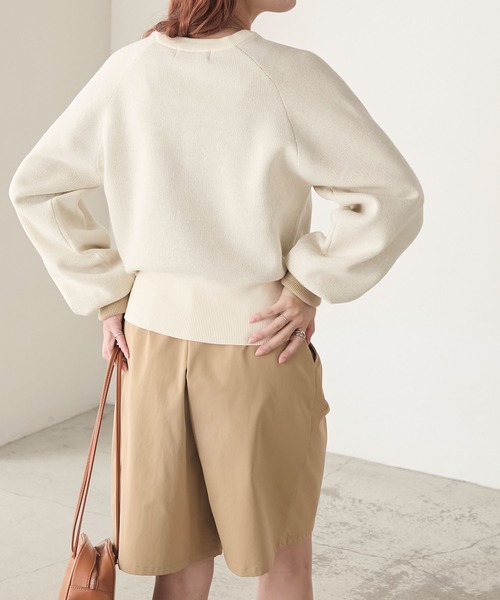 BONLECILL（ボンルシール）の「【マシンウォッシャブル】配色ボリュームスリーブスウェットライクニット（ニット/セーター・レディース・オートミール/ネイビー/アイボリー/ブラック/チャコールグレー/スミクロ/ベージュ/ネイビー系1/ブラウン/グリーン/レッド/グレー系その他・FREE/L/M）」の16枚目の写真