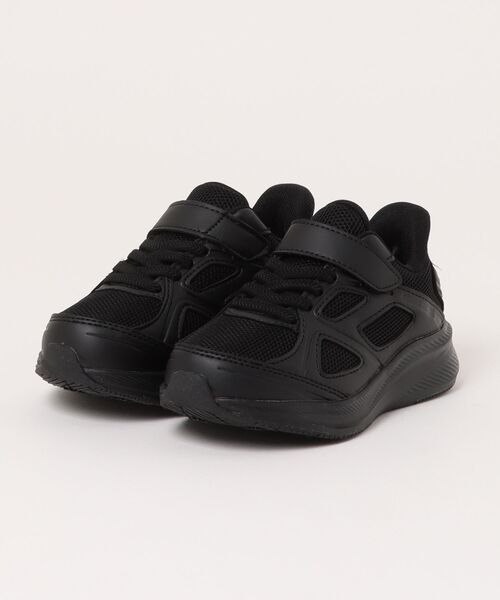 MAD FOOT(マッドフット)の「MADFOOT! マッドフット 【サッと履ける】キッズ 軽量スニーカー ストラップ 脱ぎ履き簡単 すぐスポ 250017(スニーカー・キッズ・ブラック/ブルー/ブラック×ホワイト/ホワイト系その他/レッド・18.0cm/19.0cm/20.0cm/21.0cm/22.0cm/23.0cm)」の3枚目の写真