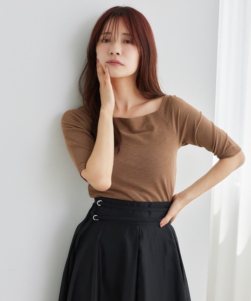 mysty woman(ミスティウーマン)の「テレコスクエアプルオーバー 574832(Tシャツ/カットソー・レディース・オフホワイト/ブラック/ブラウン系その他・FREE)」の1枚目の写真