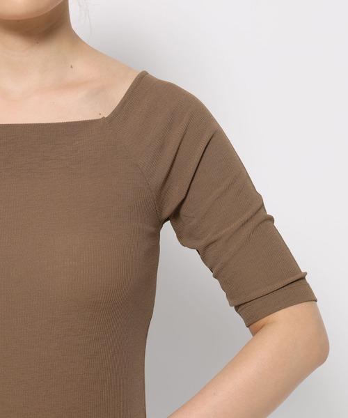 mysty woman(ミスティウーマン)の「テレコスクエアプルオーバー 574832(Tシャツ/カットソー・レディース・オフホワイト/ブラック/ブラウン系その他・FREE)」の14枚目の写真