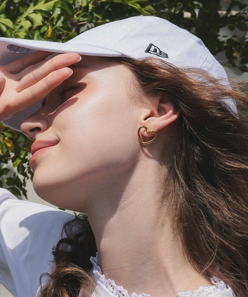 at.(アット)の「【at.】ハートフレームピアス(ピアス(両耳用)・レディース・シルバー/ゴールド・ONE)」の9枚目の写真