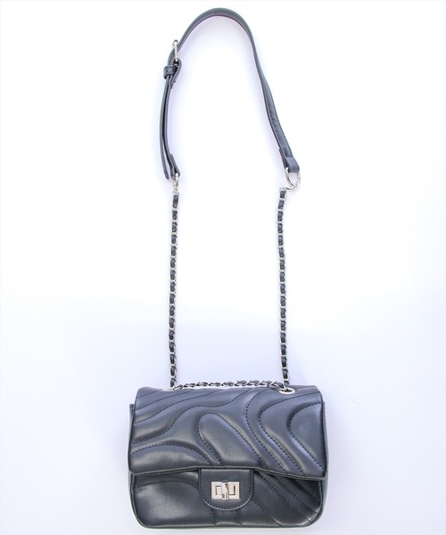 clear（クリア）の「ウェーブステッチチェーンバッグ［着回し抜群 セレモニー オケージョン カジュアル 綺麗め］≪再入荷≫（ショルダーバッグ・レディース・ブラック/アイボリー・F）」の13枚目の写真