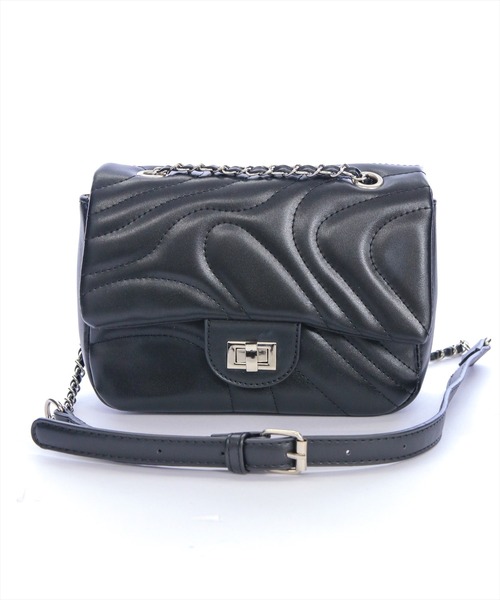 clear（クリア）の「ウェーブステッチチェーンバッグ［着回し抜群 セレモニー オケージョン カジュアル 綺麗め］≪再入荷≫（ショルダーバッグ・レディース・ブラック/アイボリー・F）」の10枚目の写真