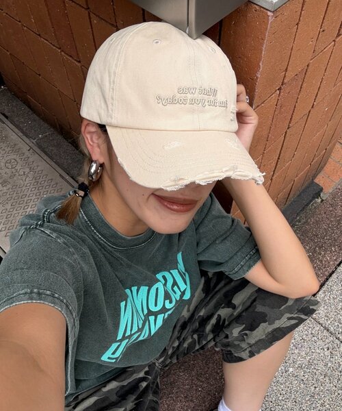 CIAOPANIC TYPY(チャオパニックティピー)の「【UNISEX】ダメージロゴキャップ(キャップ・レディース・アイボリー/レッド/チャコールグレー・ONE SIZE)」の6枚目の写真