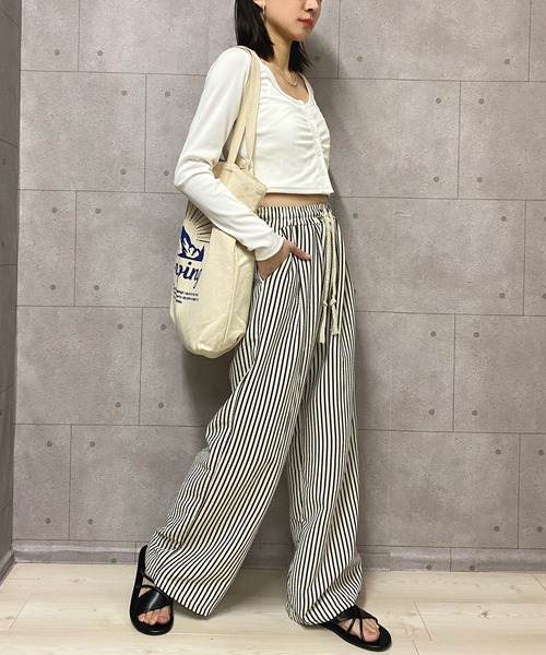 NANEA(ナネア)の「ストライプ柄 イージーパンツ(その他パンツ・レディース・ストライプ/チャコールグレー・SMALL/MEDIUM)」の14枚目の写真