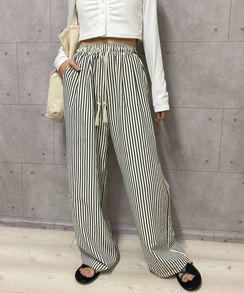 NANEA(ナネア)の「ストライプ柄 イージーパンツ(その他パンツ・レディース・ストライプ/チャコールグレー・SMALL/MEDIUM)」の21枚目の写真