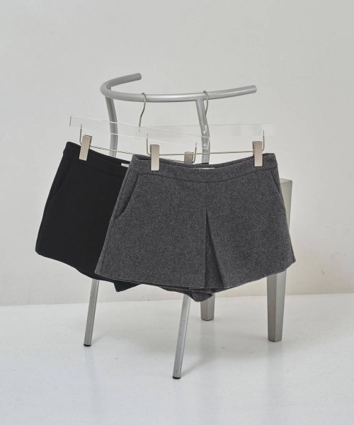 ショートパンツ　TODAYFUL（チャーコールグレー） TODAYFUL（トゥデイフル）の「TODAYFUL Box Wool Shortpants ボックス