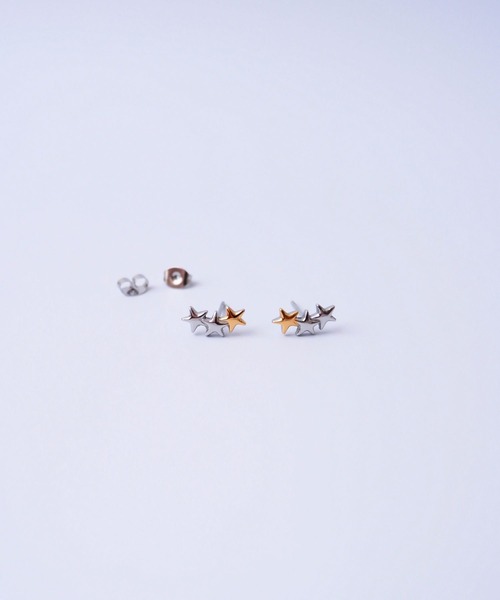 CERCA(チェルカ)の「SARINOHANA/三ツ星ピアス/ミックスカラー/ステンレス(ピアス(両耳用)・レディース・シルバー×ゴールド・FREE)」の2枚目の写真