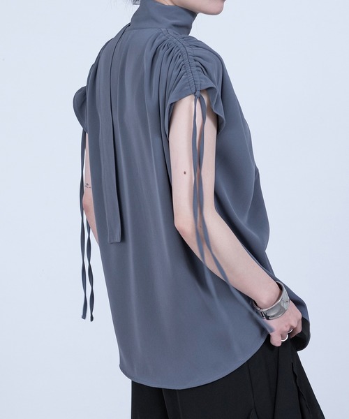 Ellno de Mavie(エルノデメヴィ)の「ボウタイネックブラウス(シャツ/ブラウス・レディース・ブルーグレー/オフホワイト・FREE)」の17枚目の写真