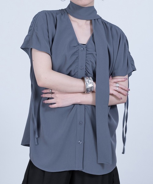 Ellno de Mavie(エルノデメヴィ)の「ボウタイネックブラウス(シャツ/ブラウス・レディース・ブルーグレー/オフホワイト・FREE)」の13枚目の写真