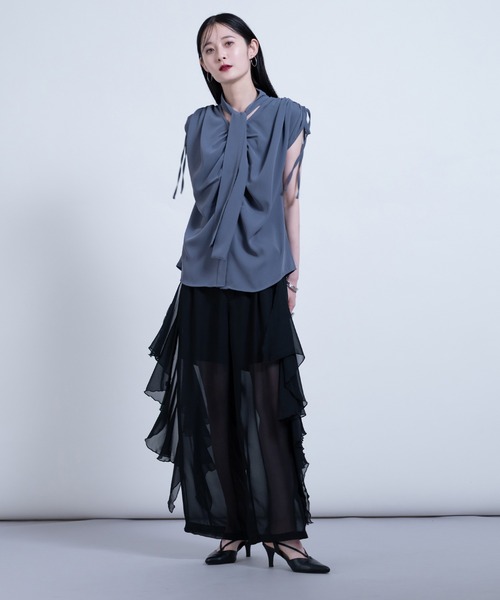 Ellno de Mavie(エルノデメヴィ)の「ボウタイネックブラウス(シャツ/ブラウス・レディース・ブルーグレー/オフホワイト・FREE)」の8枚目の写真