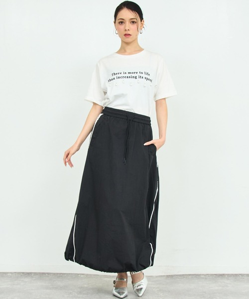 ANAP(アナップ)の「雫 パール 付き テキスト 刺繍 Tシャツ(Tシャツ/カットソー・レディース・ダークグレー/ホワイト/ライトグレー・FREE)」の5枚目の写真