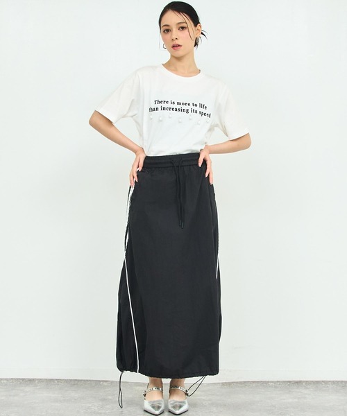 ANAP(アナップ)の「雫 パール 付き テキスト 刺繍 Tシャツ(Tシャツ/カットソー・レディース・ダークグレー/ホワイト/ライトグレー・FREE)」の6枚目の写真