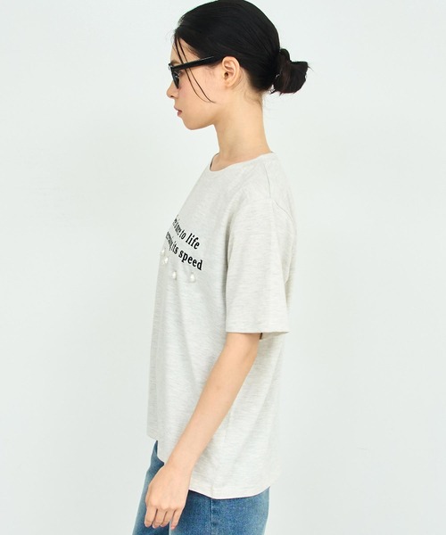 ANAP(アナップ)の「雫 パール 付き テキスト 刺繍 Tシャツ(Tシャツ/カットソー・レディース・ダークグレー/ホワイト/ライトグレー・FREE)」の8枚目の写真