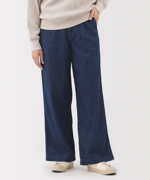 無印良品(ムジルシリョウヒン)の「婦人 ライトオンスデニム タックワイドパンツ(デニムパンツ・レディース・ブルー・S/M/L/XL)」の1枚目の写真
