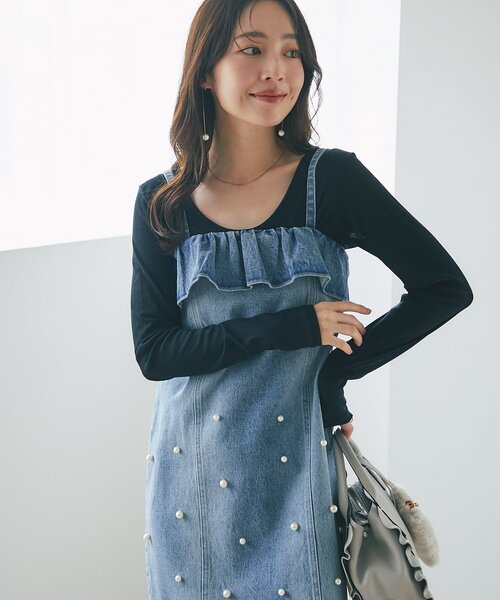 La boutique BonBon（ラブティックボンボン）の「パール付きデニムキャミワンピース（ワンピース・レディース・サックスブルー/ネイビー・36/38/PS）」の6枚目の写真