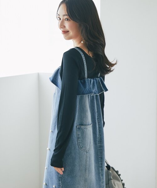 La boutique BonBon（ラブティックボンボン）の「パール付きデニムキャミワンピース（ワンピース・レディース・サックスブルー/ネイビー・36/38/PS）」の8枚目の写真