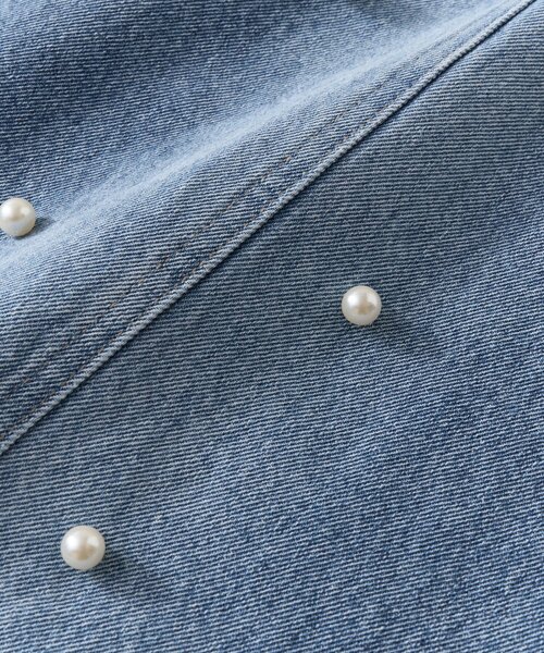 La boutique BonBon（ラブティックボンボン）の「パール付きデニムキャミワンピース（ワンピース・レディース・サックスブルー/ネイビー・36/38/PS）」の9枚目の写真