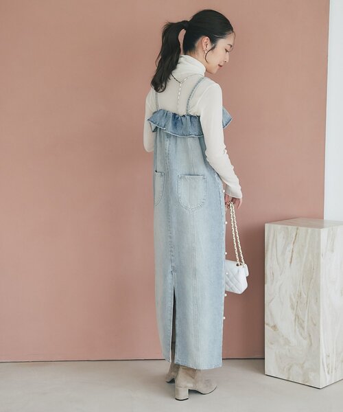La boutique BonBon（ラブティックボンボン）の「パール付きデニムキャミワンピース（ワンピース・レディース・サックスブルー/ネイビー・36/38/PS）」の13枚目の写真
