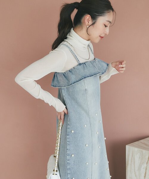 La boutique BonBon（ラブティックボンボン）の「パール付きデニムキャミワンピース（ワンピース・レディース・サックスブルー/ネイビー・36/38/PS）」の15枚目の写真