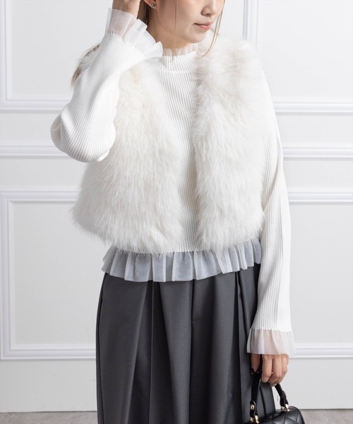 【新品】アーバンリサーチ　ショートファーベスト　オフホワイト　白 URBAN RESEARCH（アーバンリサーチ）の「ショートファーベスト