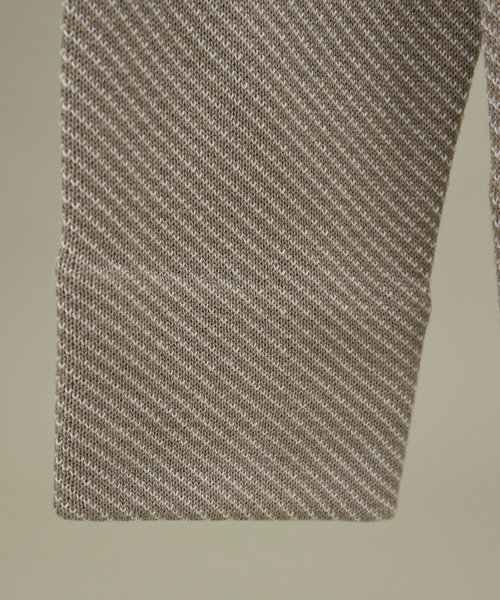 ABAHOUSE（アバハウス）の「バイアスジャガード 1ボタン カーディガン（カーディガン/ボレロ・メンズ・ネイビー/ブルー/グレイッシュベージュ・44/46/48）」の11枚目の写真