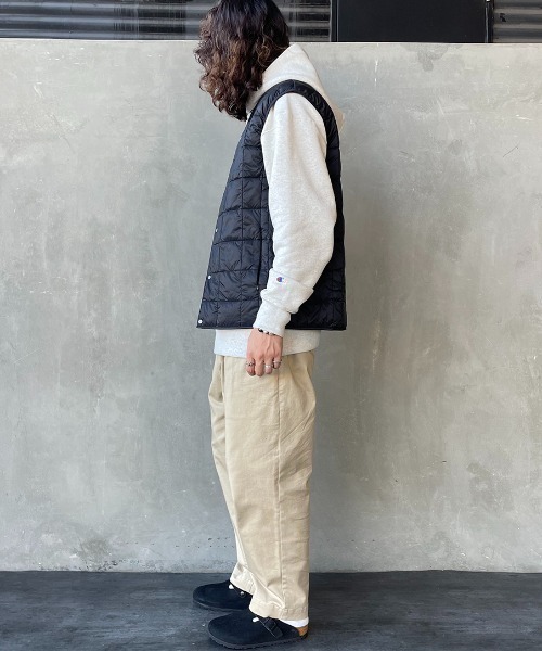 TAION（タイオン）の「【WEB限定】[TAION/タイオン] Vネック インナーダウンベスト（ダウンベスト・レディース・オリーブ/ブラック/カーキ/ライトグレー/グレー・L/M/XL）」の6枚目の写真