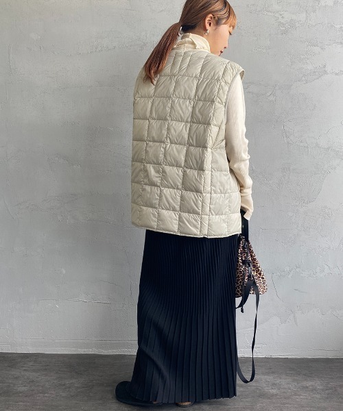 TAION（タイオン）の「【WEB限定】[TAION/タイオン] Vネック インナーダウンベスト（ダウンベスト・レディース・オリーブ/ブラック/カーキ/ライトグレー/グレー・L/M/XL）」の13枚目の写真