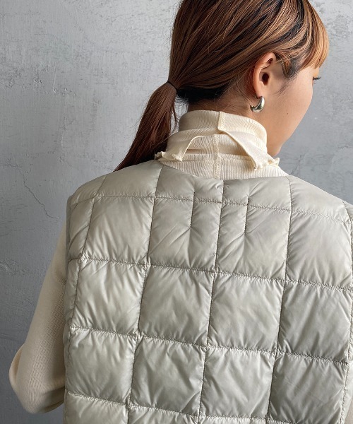 TAION（タイオン）の「【WEB限定】[TAION/タイオン] Vネック インナーダウンベスト（ダウンベスト・レディース・オリーブ/ブラック/カーキ/ライトグレー/グレー・L/M/XL）」の15枚目の写真