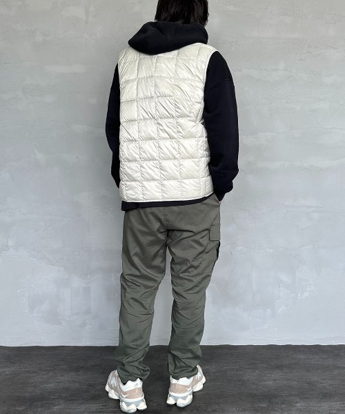 TAION（タイオン）の「【WEB限定】[TAION/タイオン] Vネック インナーダウンベスト（ダウンベスト・レディース・オリーブ/ブラック/カーキ/ライトグレー/グレー・L/M/XL）」の21枚目の写真
