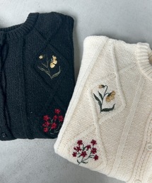 フラワー刺繍ケーブルカーディガン