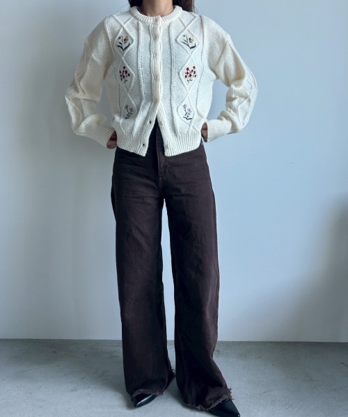 Unitage（ユニテージ）の「フラワー刺繍ケーブルカーディガン（カーディガン/ボレロ・レディース・アイボリー/ブラック・FREE）」の7枚目の写真