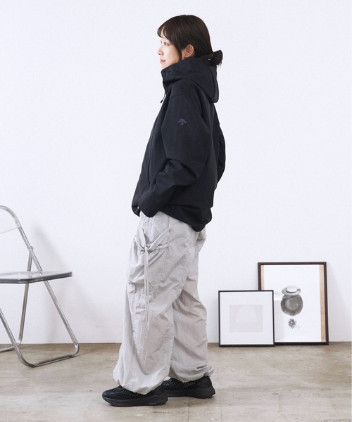 DESCENTE ALLTERRAIN（デサント　オルテライン）の「DESCENTE ALLTERRAIN/デサントオルテライン SOFT SHELL JACKET ジャケット（ナイロンジャケット・メンズ・ブラック・O/L/M）」の15枚目の写真
