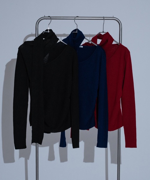 Ellno de Mavie（エルノデメヴィ）の「カットアウトアシメニット（ニット/セーター・レディース・ブルー/ブラック/レッド・FREE）」の4枚目の写真