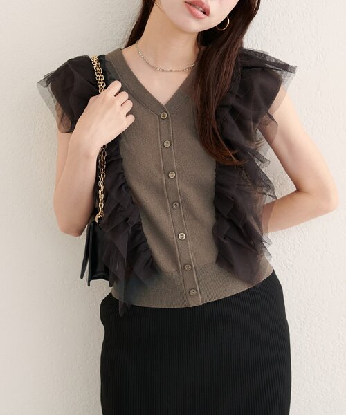 natural couture(ナチュラルクチュール)の「【WEB限定】チュールフリルニットベスト(ベスト・レディース・ベージュ/チャコールグレー/オフホワイト/ブラック・FREE)」の15枚目の写真