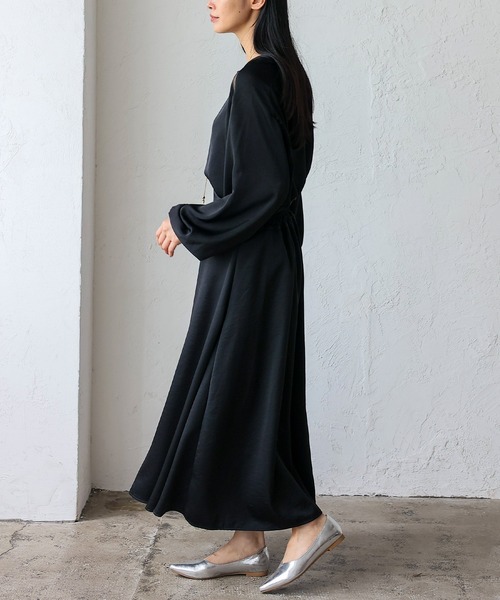 No Rule No Line（ノール－ルノーライン）の「サテン×チュール 異素材切替ブラウス（Tシャツ/カットソー・レディース・ホワイト/ブラック・FREE）」の15枚目の写真